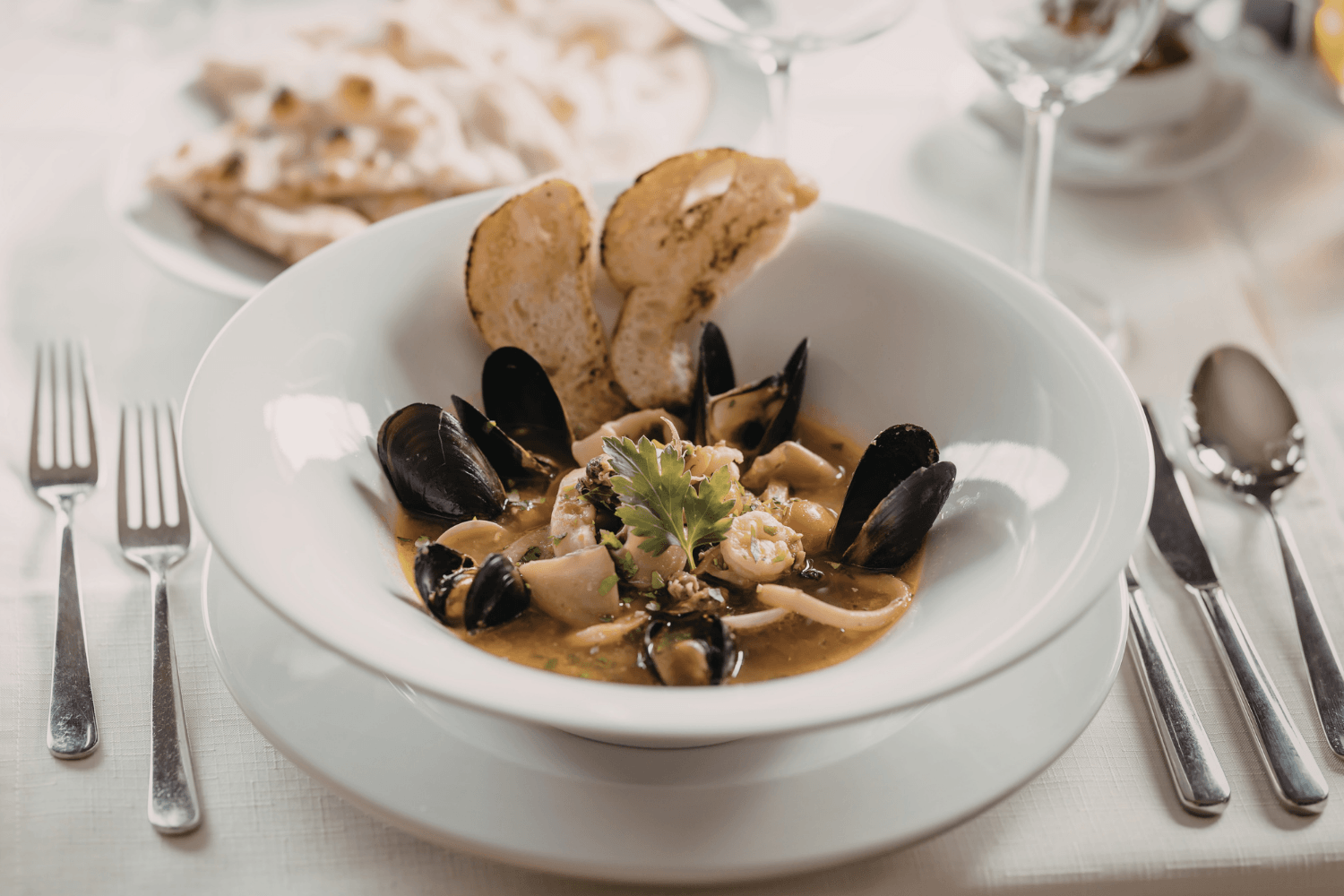 Mušle na bílém víně